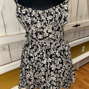 Urban Outfitters Women’s Black Daisy Floral Tate Tie Front Smocked Romper